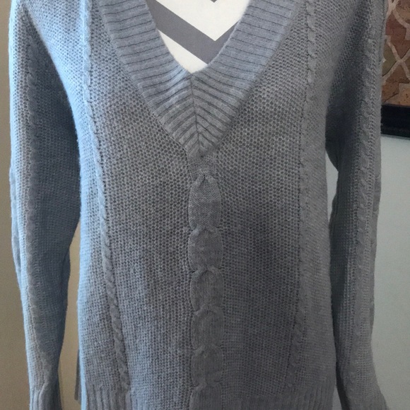 Jesse L. Light Gray V-Neck Sweater - Picture 2 of 4